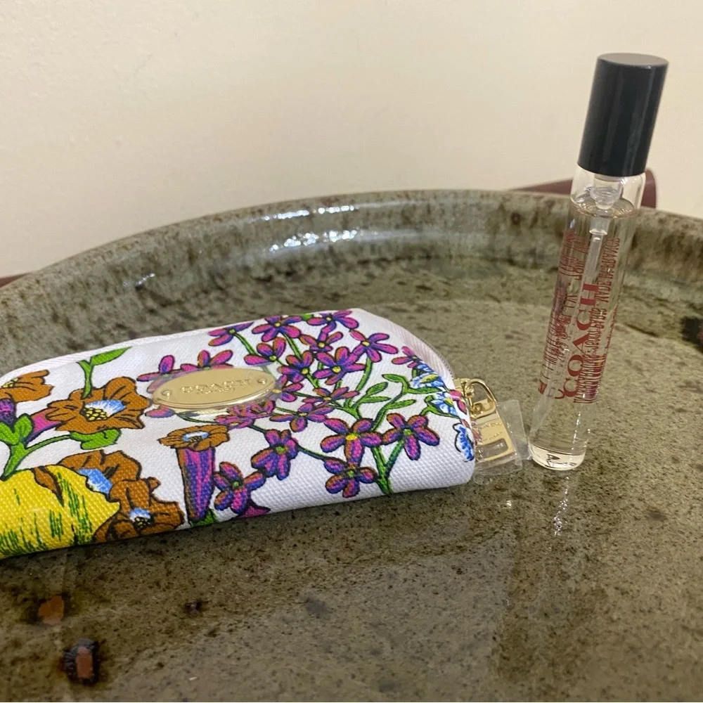 Coach Multicolor Floral Pouch with 7.5 ml Wild Rose Perfume - Picture 3 of 7